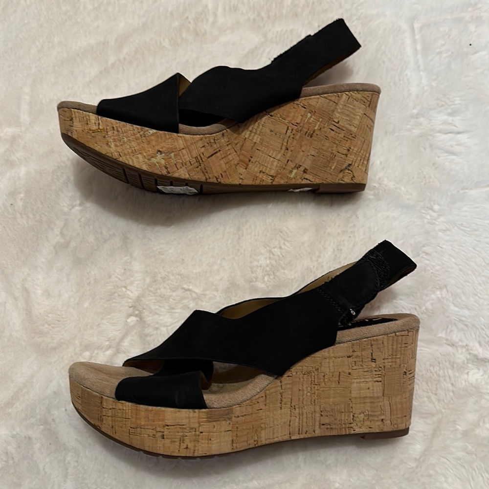NWT Clarks Womens Platform Sandals